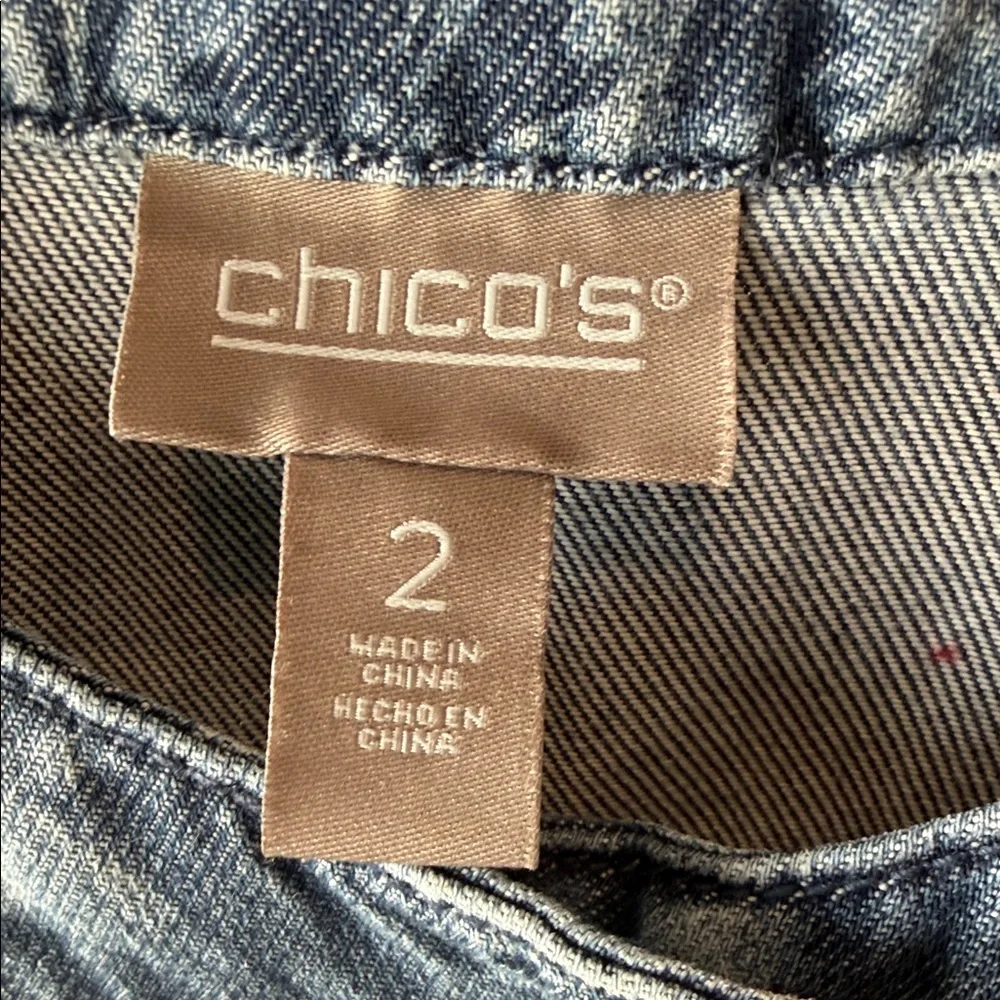 Super soft! Chico's Dark Blue Patterned Jean Jacket - Picture 2 of 8